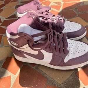Nike Women's Purple and White Sneakers